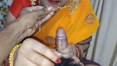 ठरकी ससुर ने बेटे की दुल्हन से लण्ड चुसवा के चोदा