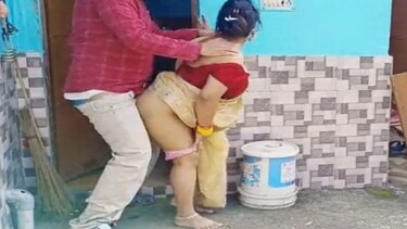 सौतेले बाप ने घोड़ी बना के चोदा