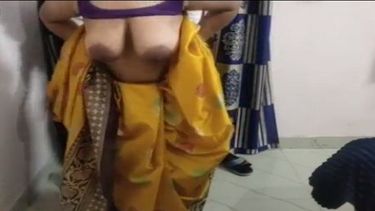 रसीले बड़े मम्मो वाली कामवाली