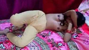 सोती हुयी सेक्सी भाभी की चुदाई