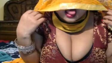 वीडियो कॉल पे भाभी ने दिखाए बूब्स
