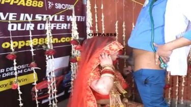 डॉक्टर ने किया चुत का इलाज