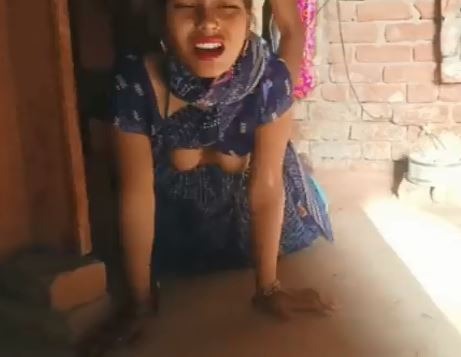 बीवी से छुप कर कामवाली की चुदाई