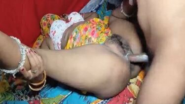 साड़ी उठा के लण्ड पेल दिया